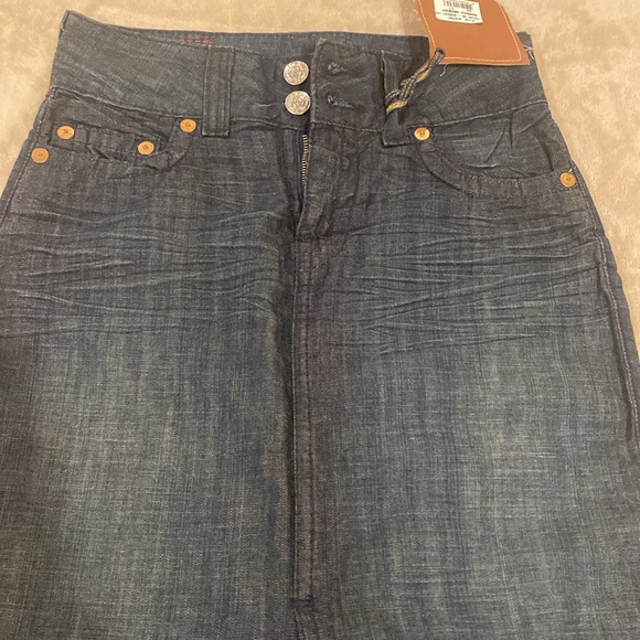 Skirt - Picture 2 of 5